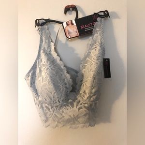 BNWT - No Boundaries grey bralette
